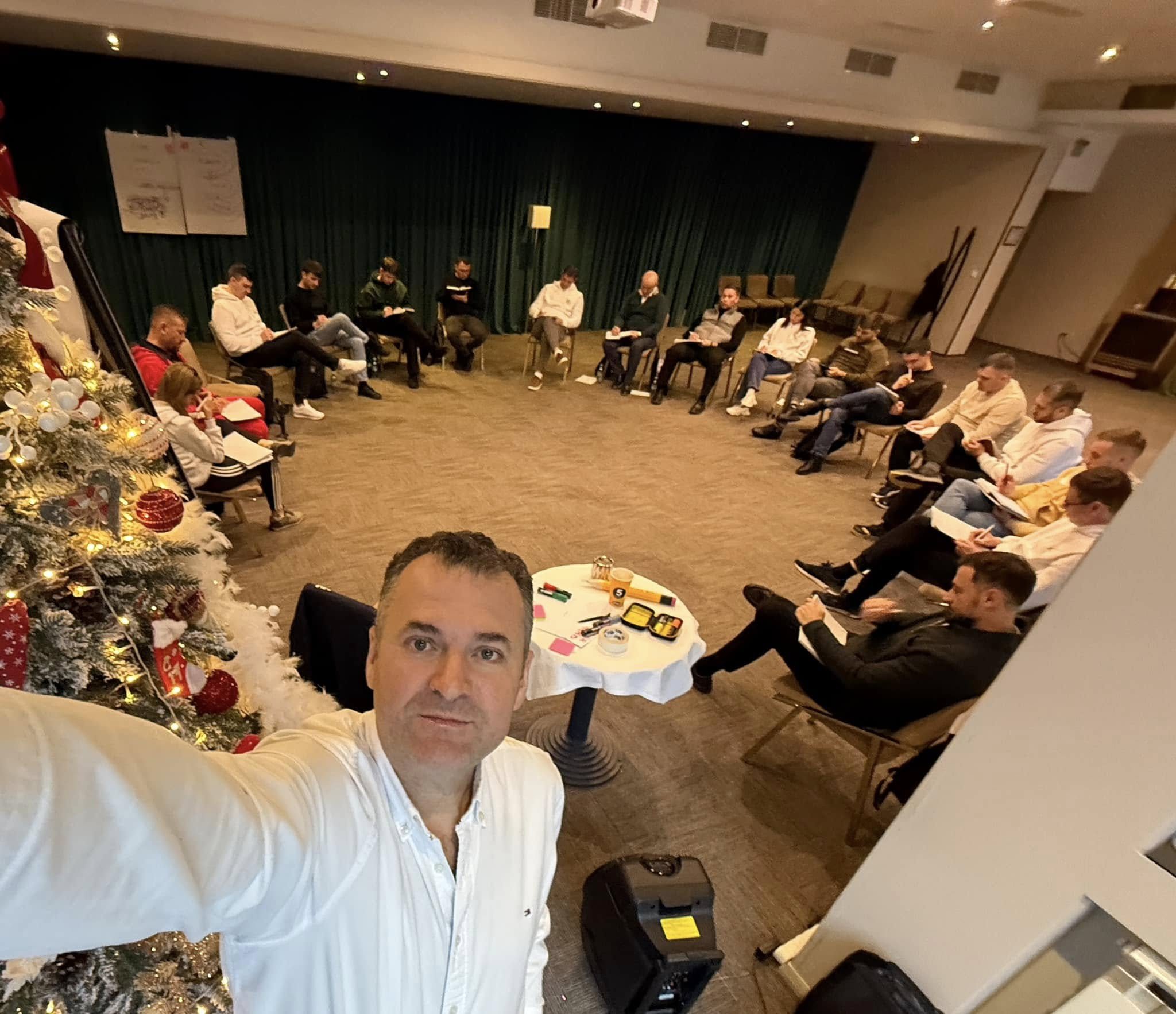 An ACME session held in a circle, in Chișinău